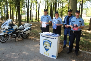 U preventivnoj akciji &quot;Kopčaš&quot; policajci nagradili savjesne vozače s pojasom i auto sjedalicama u vozilima