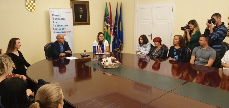Gradonačelnik Puljašić primio pomoćnike u nastavi