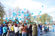 U OŠ Julija Kempfa pustili plave balone u zrak kao simbol svjesnosti o autizmu