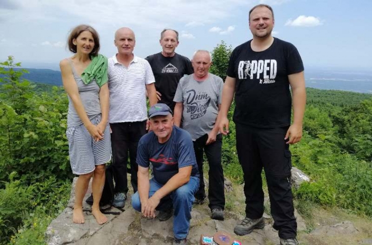 Planinari HPD "Sokolovac" Požega dočekali ljeto na Papuku
