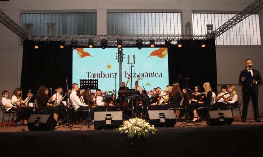Počela trodnevna glazbena manifestacija "Tambura za dušu" - 1. večer "Tambura bez granica" i pobjednici sa proteklih festivala