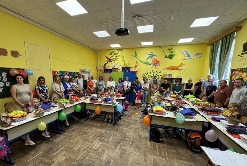 Prvi dan škole u klupama požeških osnovnih škola - nešto više od 200 prvašića dobilo i poklon dobrodošlice
