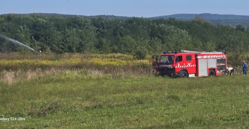 Došlo je do požara na otvorenom prostoru u mjestu Sulkovci - gorjela trava i nisko raslinje