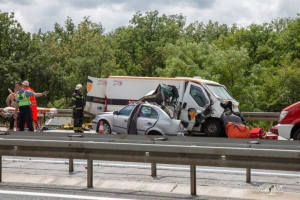 Bizarna tragična nesreća na pretjecajnoj traci autoceste razotkriva probleme starosti i lošeg održavanja vozila, ali ...