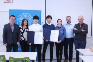 Nakon godinu dana studiranja uručeni certifikati o završenom studiranju za dva japanska studenta