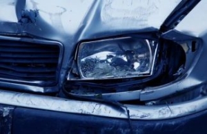 Došlo je do dvije prometne nesreće, u prvoj 2 ozlijeđene osobe u direktnom sudaru vozila a i bijeg vozača s prometne u Pleternici