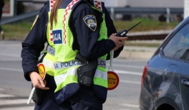 Prije stjecanja prava na upravljanje i pod utjecajem alkohola od 1,92 promila upravljao vozilom