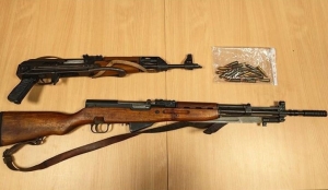 Anonimni građanin s područja Požege dragovoljno predao automatsku i poluautomatsku pušku, spremnike i streljivo