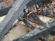 Požar napuštene zgrade u Velikoj gdje je gorio razni otpad